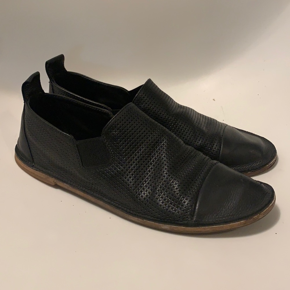 Vince leather flat sz 7